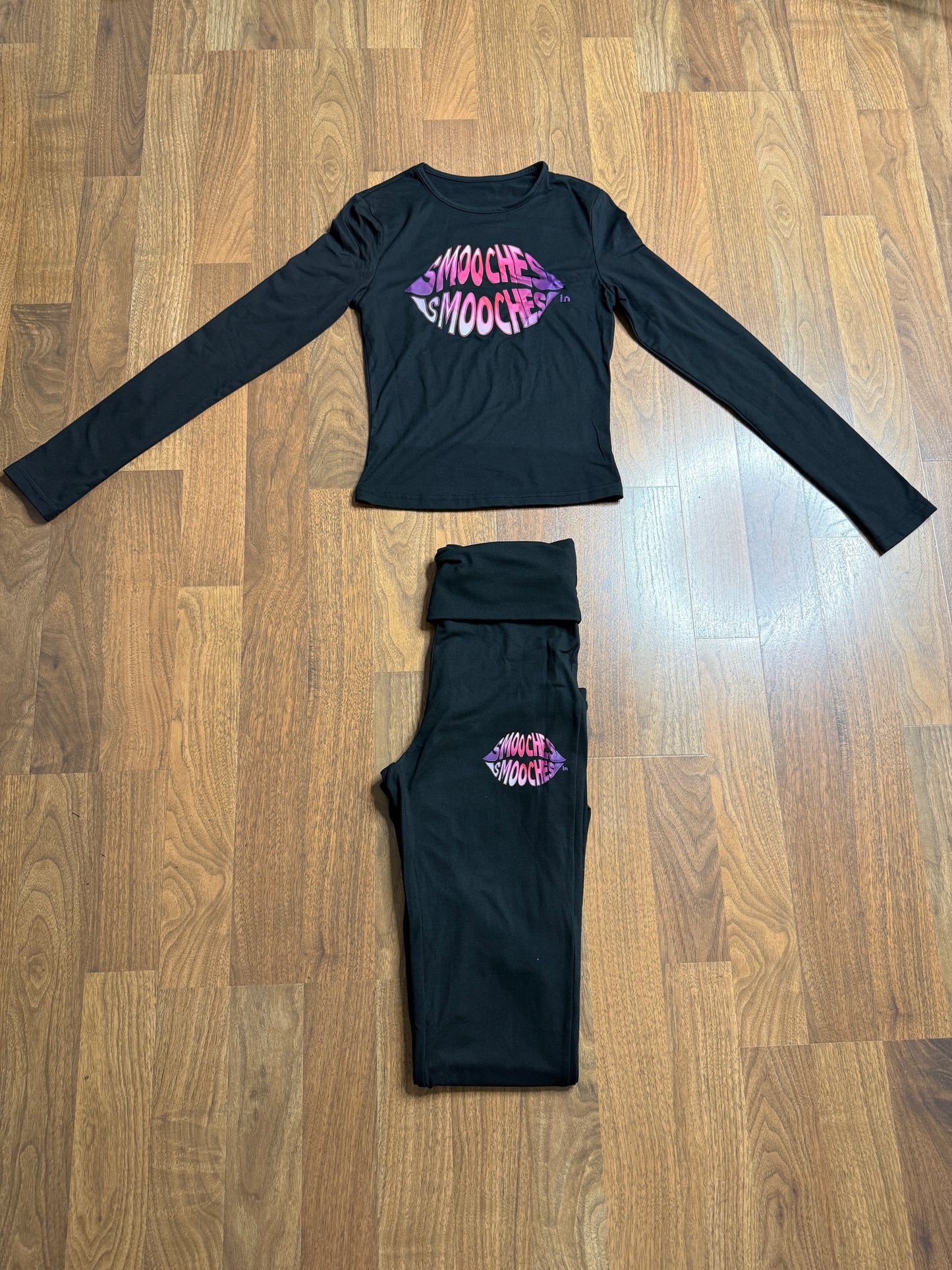 Smooches Long Sleeve Logo Set (Black)